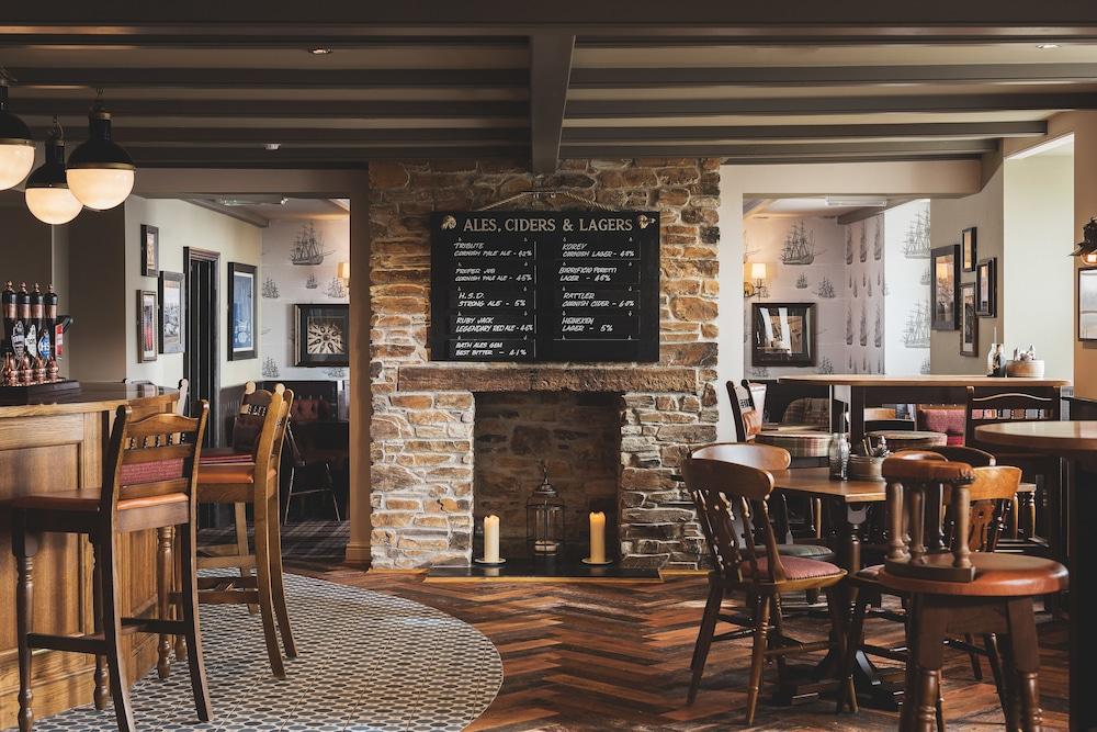 Inn Pier House 3*