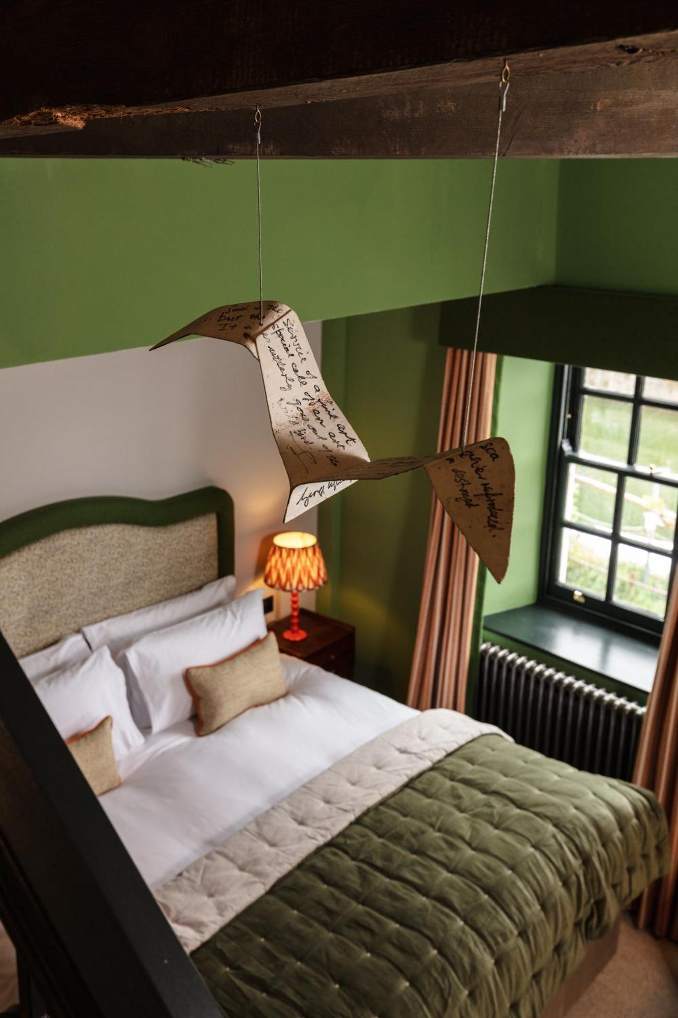 Pier House 3* Чарлстаун