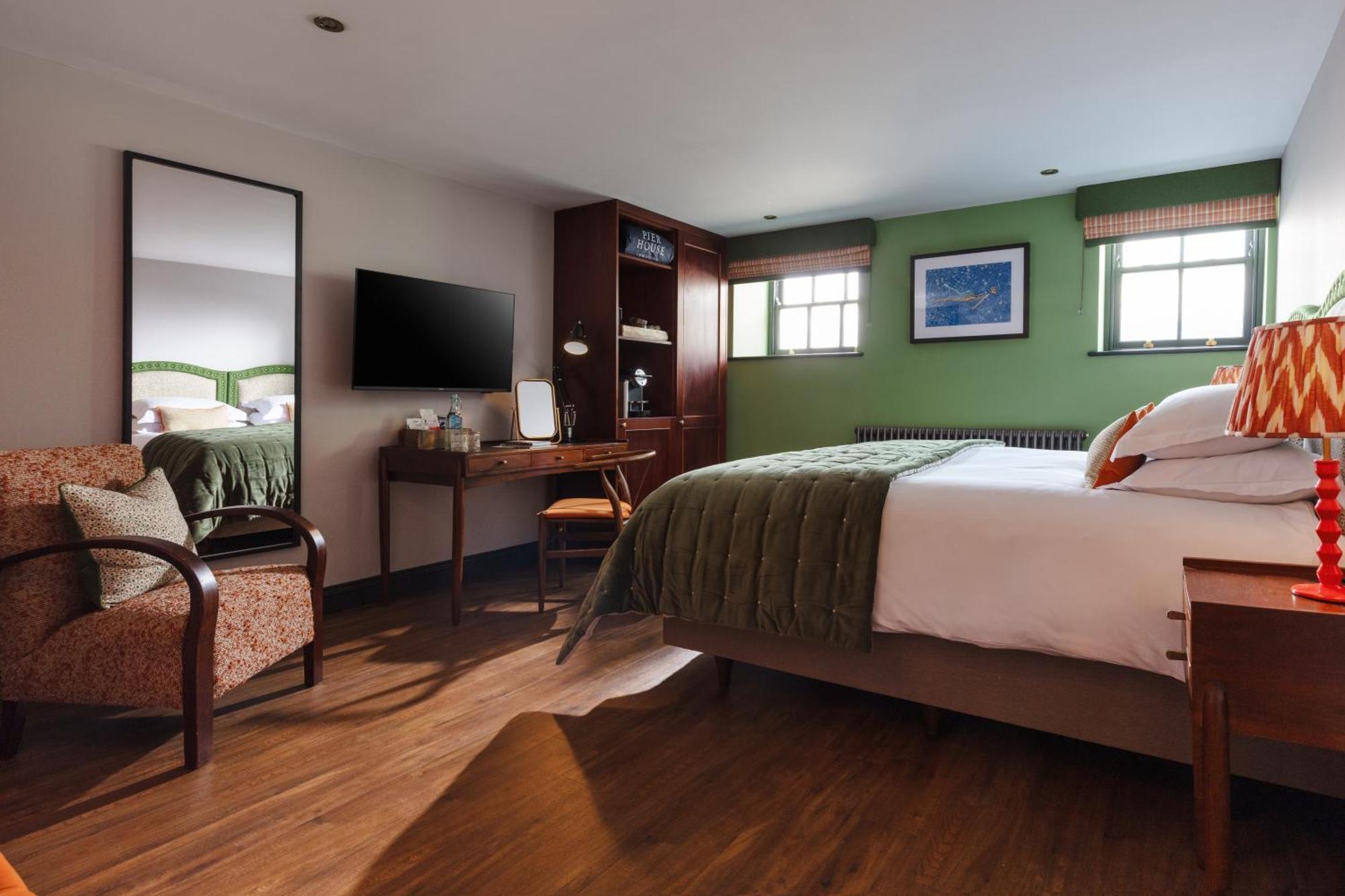 Pier House 3* Чарлстаун